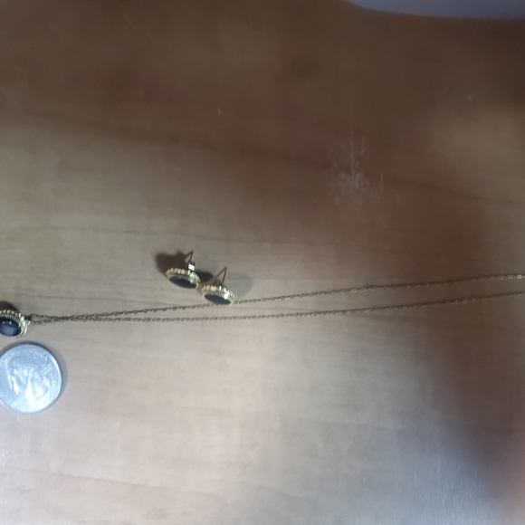 Elegant Black and Gold Jewelry Set - Picture 12 of 13